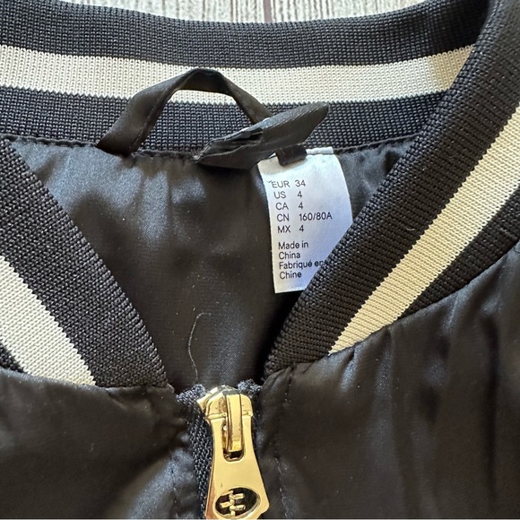 Tiger Zip Up - Picture 10 of 13